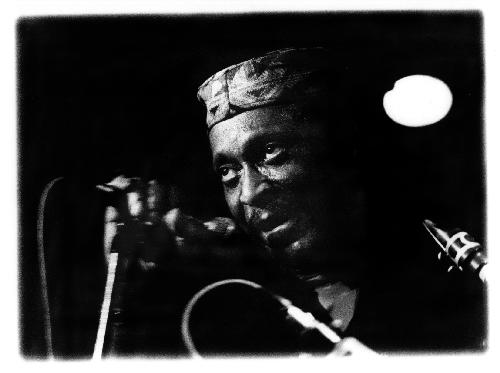 adams.jpg (18351 Byte)